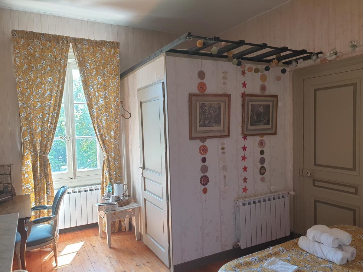 Chateau De Saint Bonnet Les Oules Kültér fotó