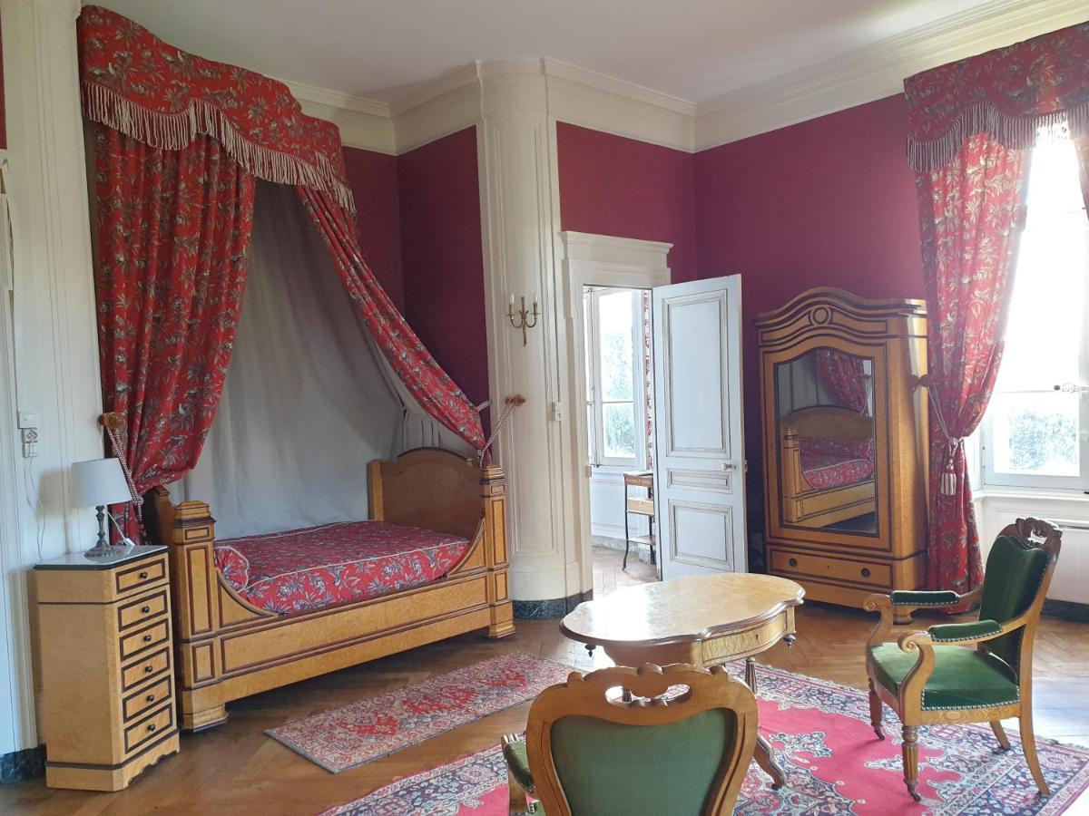 Chateau De Saint Bonnet Les Oules Kültér fotó