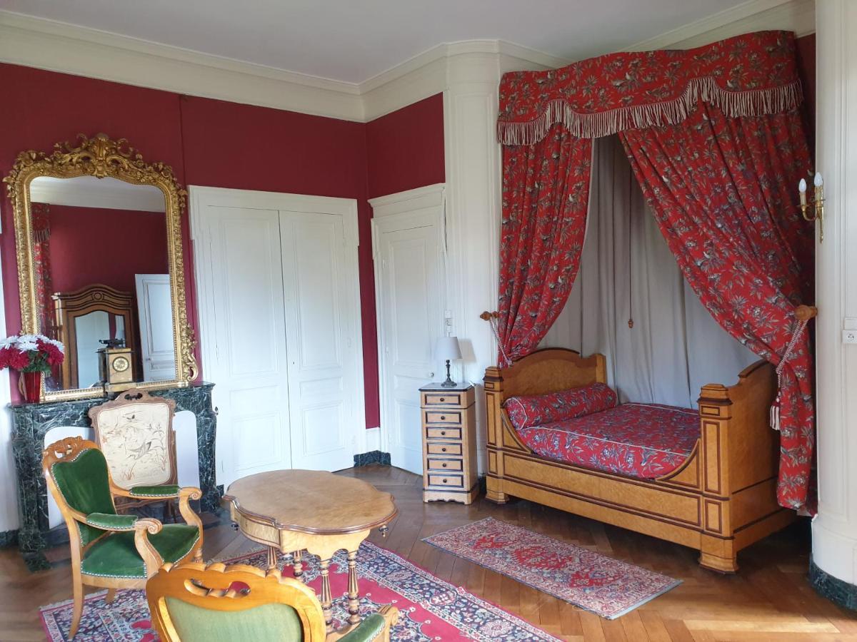 Chateau De Saint Bonnet Les Oules Kültér fotó